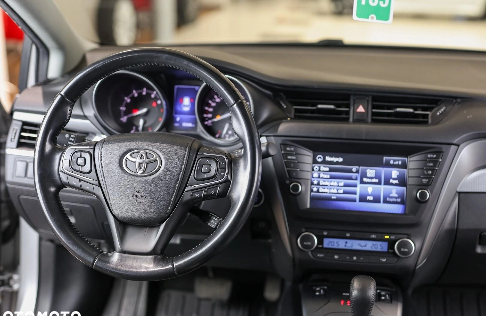 Toyota Avensis cena 78850 przebieg: 101018, rok produkcji 2018 z Przedbórz małe 596